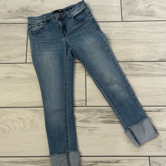 1822 Denim Blue Ankle Cropped Jeans - Picture 3 of 5
